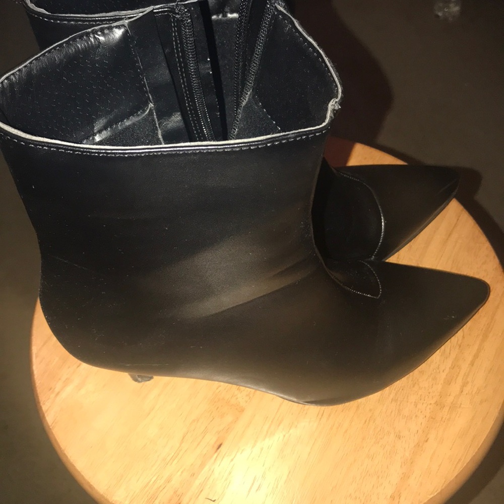 Black ankle boots with heel
